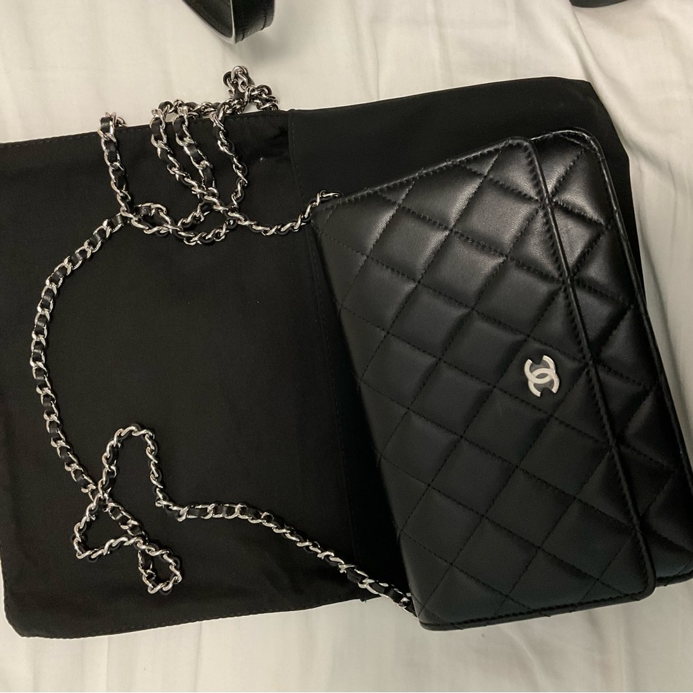Chanel black wallet on chain Lambskin & Silver-Tone Metal
Black - Picture 12 of 12